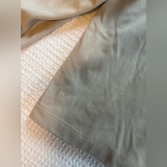 Nike Wide Sleeve Cream and Black Zip Up - Picture 6 of 7